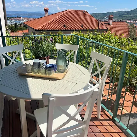 Maris * Izola